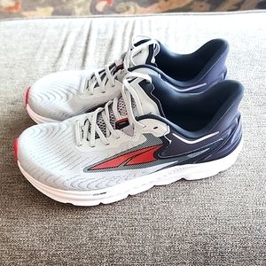 Mens Altra Torin 6 Size 8.5 NWOT